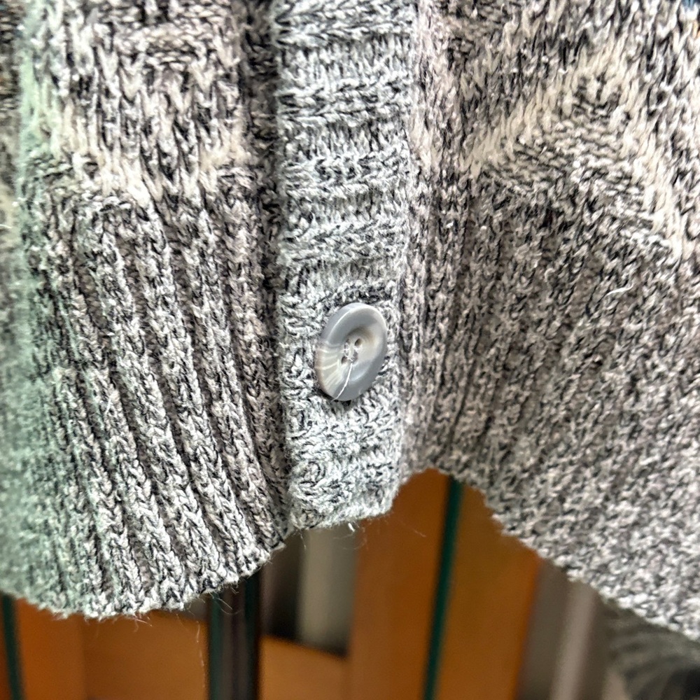 Method Chic Gray Vintage Patterned Buttoned Cardi… - image 4